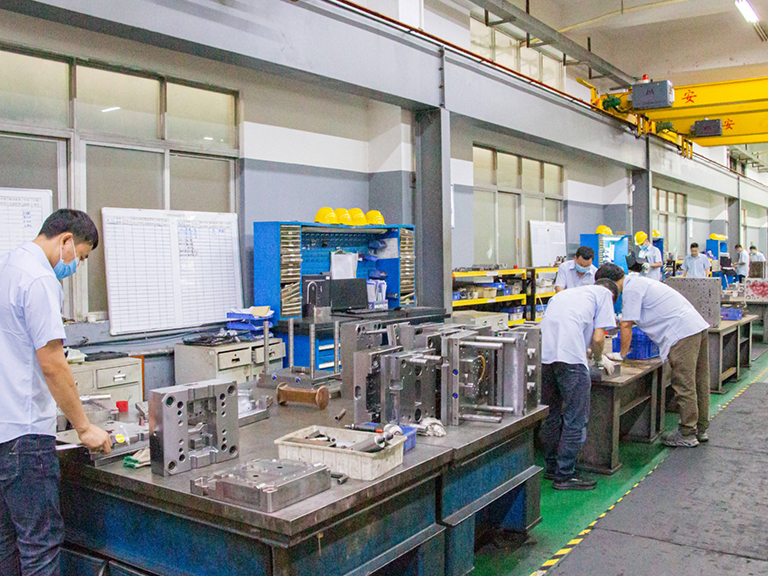 广东永超注塑模具加工厂家模具制造车间实拍图片