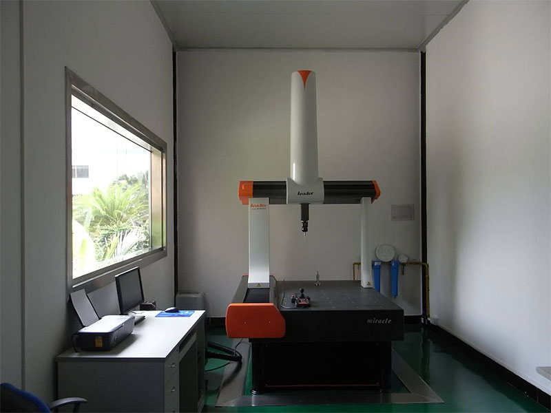 三次元测量仪器